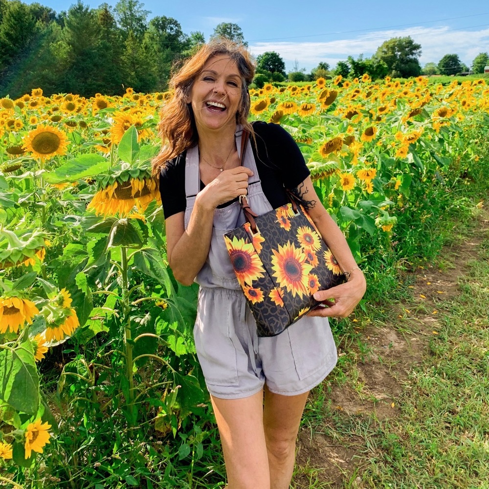 Meet your Posher, Delia